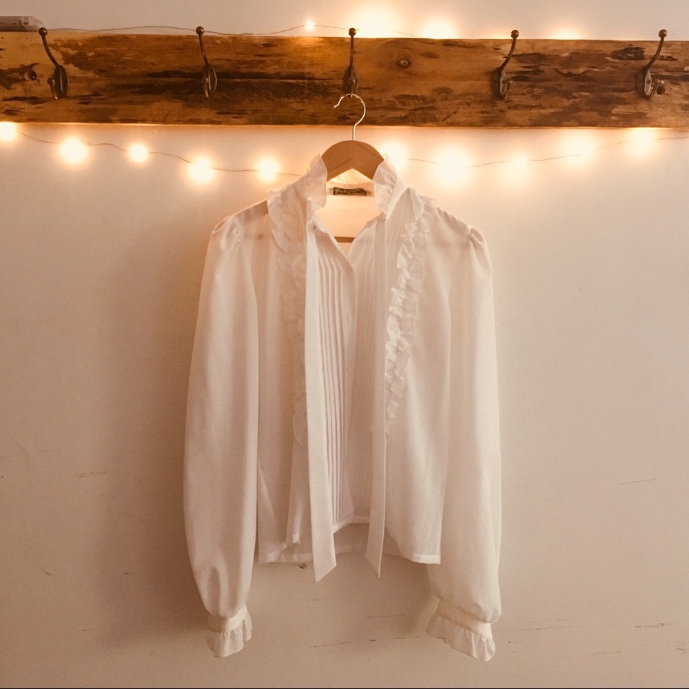 Boutique vintage ‘pastella’ frilled white blouse